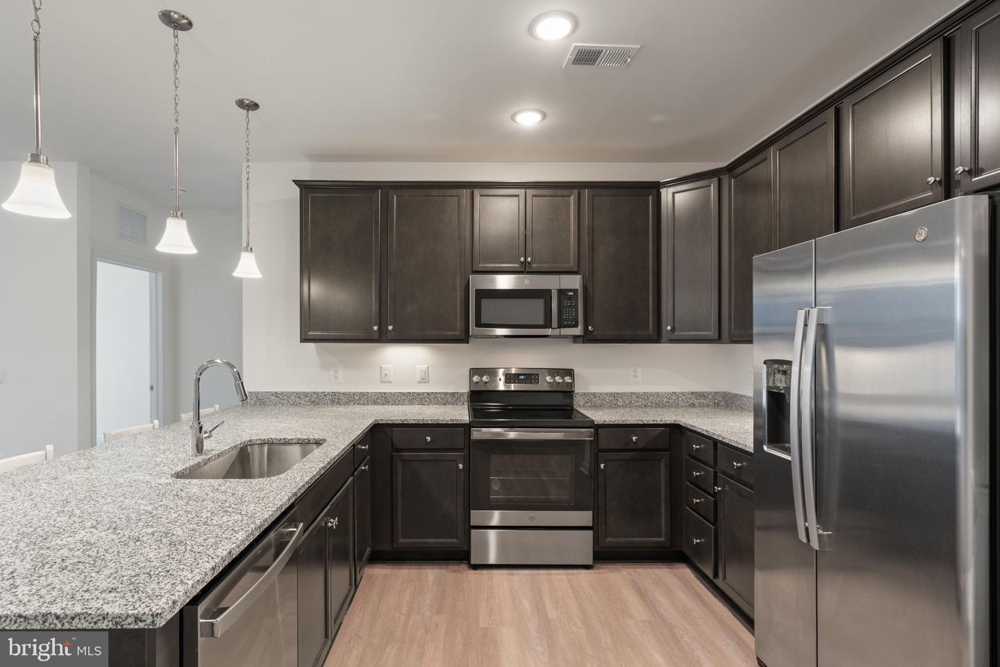 13950 ENGLEFIELD DR #408, WOODBRIDGE, Virginia 22193, 2 Bedrooms Bedrooms, ,2 BathroomsBathrooms,Residential,For sale,13950 ENGLEFIELD DR #408,VAPW2109638 MLS # VAPW2109638