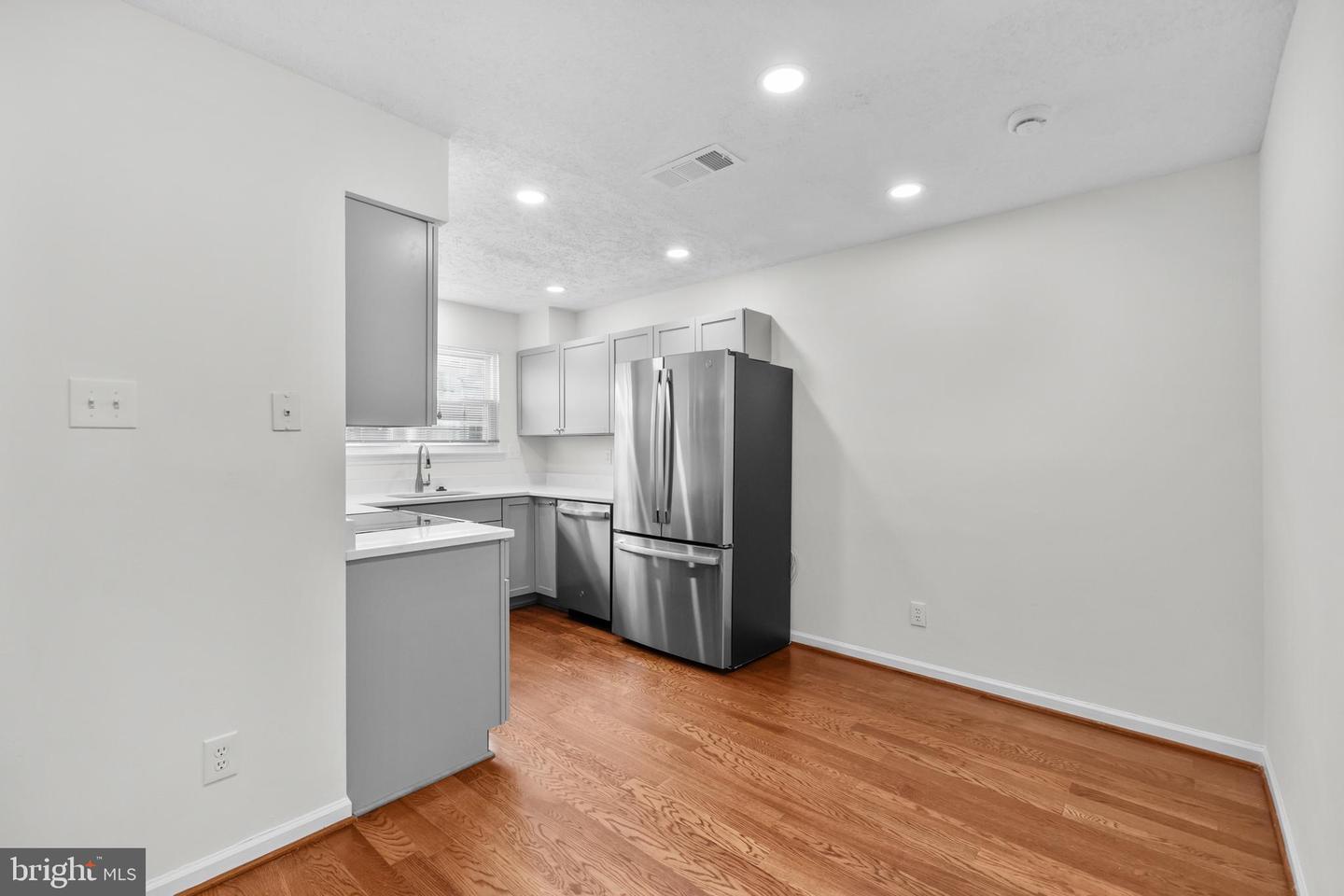 12101 GREEN LEAF CT #102, FAIRFAX, Virginia 22033, 3 Bedrooms Bedrooms, ,2 BathroomsBathrooms,Residential,For sale,12101 GREEN LEAF CT #102,VAFX2283530 MLS # VAFX2283530