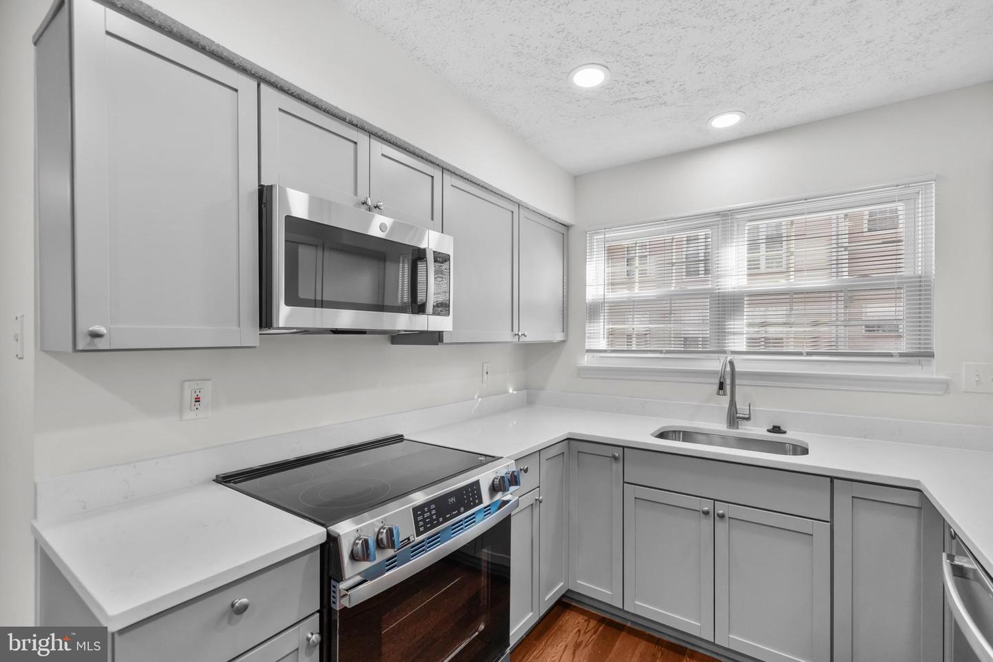 12101 GREEN LEAF CT #102, FAIRFAX, Virginia 22033, 3 Bedrooms Bedrooms, ,2 BathroomsBathrooms,Residential,For sale,12101 GREEN LEAF CT #102,VAFX2283530 MLS # VAFX2283530