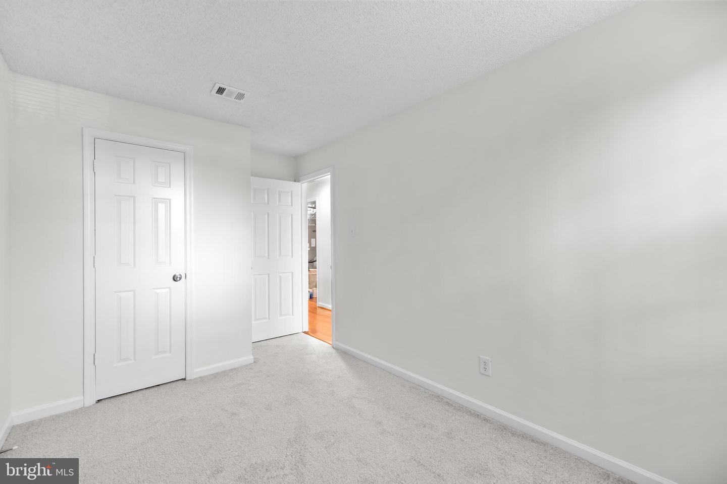 12101 GREEN LEAF CT #102, FAIRFAX, Virginia 22033, 3 Bedrooms Bedrooms, ,2 BathroomsBathrooms,Residential,For sale,12101 GREEN LEAF CT #102,VAFX2283530 MLS # VAFX2283530