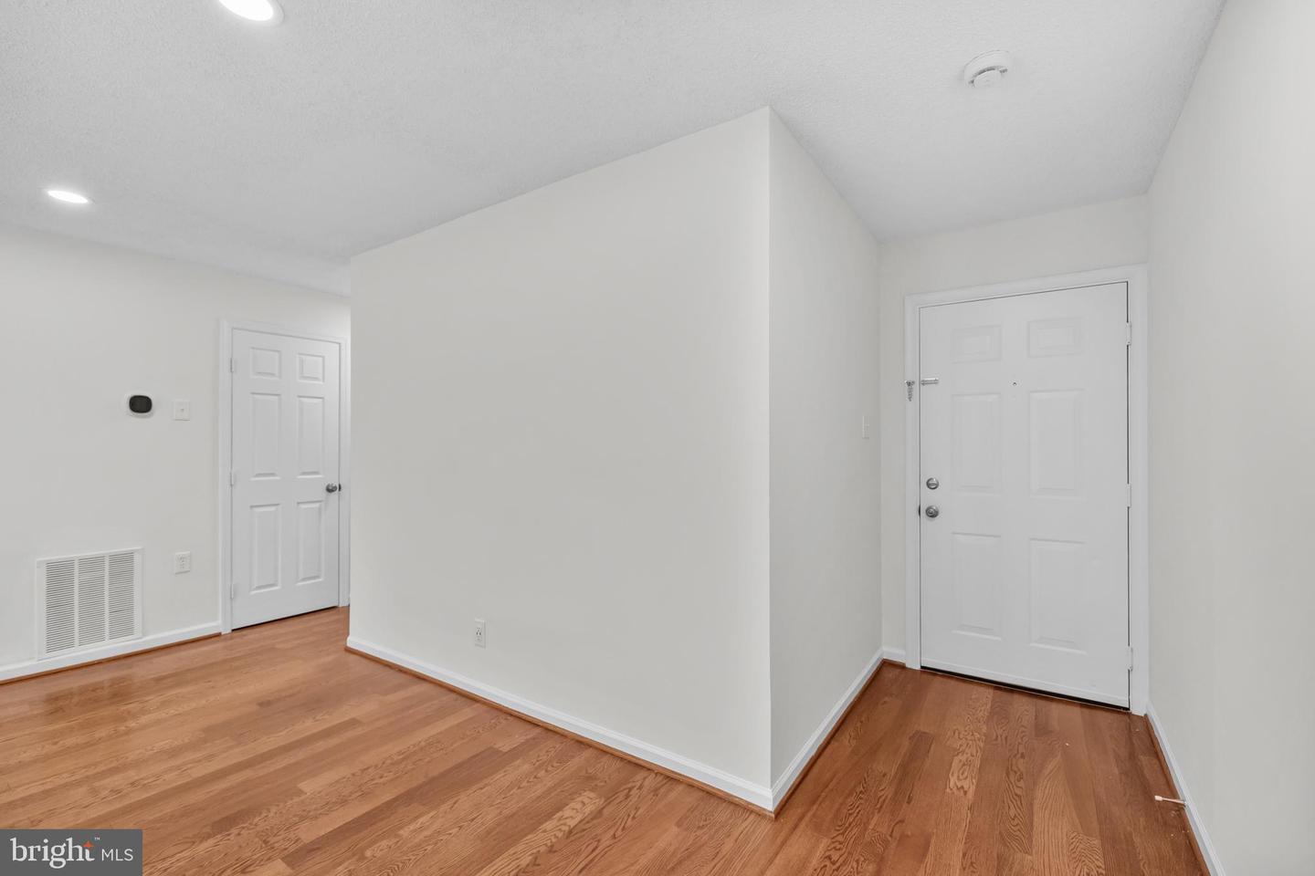 12101 GREEN LEAF CT #102, FAIRFAX, Virginia 22033, 3 Bedrooms Bedrooms, ,2 BathroomsBathrooms,Residential,For sale,12101 GREEN LEAF CT #102,VAFX2283530 MLS # VAFX2283530