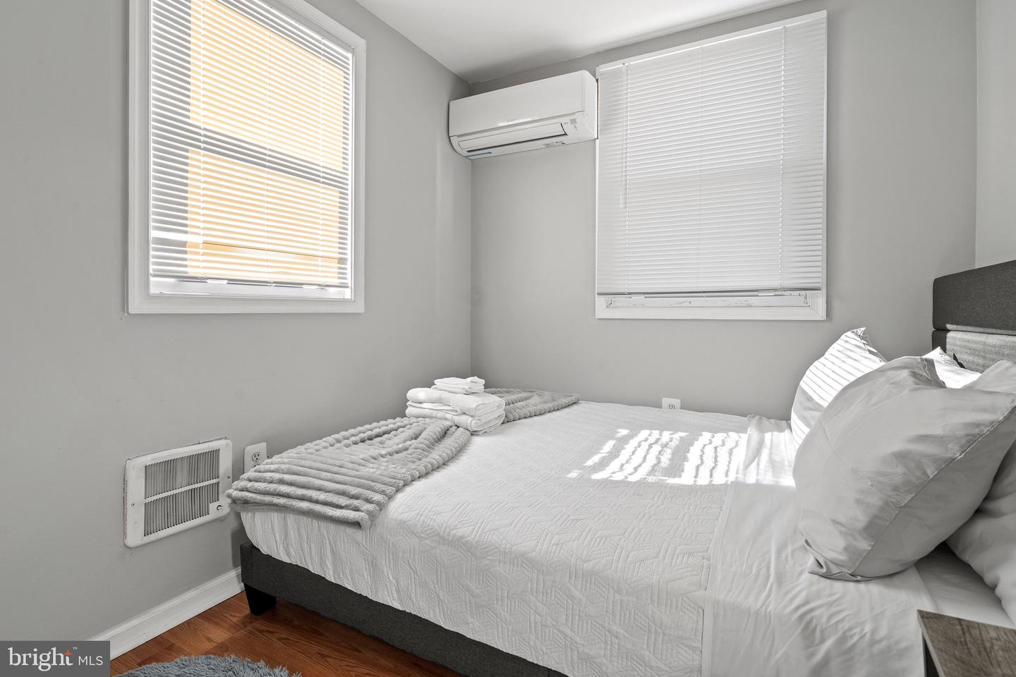 28 T ST NW, WASHINGTON, District Of Columbia 20001, 10 Bedrooms Bedrooms, ,3 BathroomsBathrooms,Residential,For sale,28 T ST NW,DCDC2236130 MLS # DCDC2236130