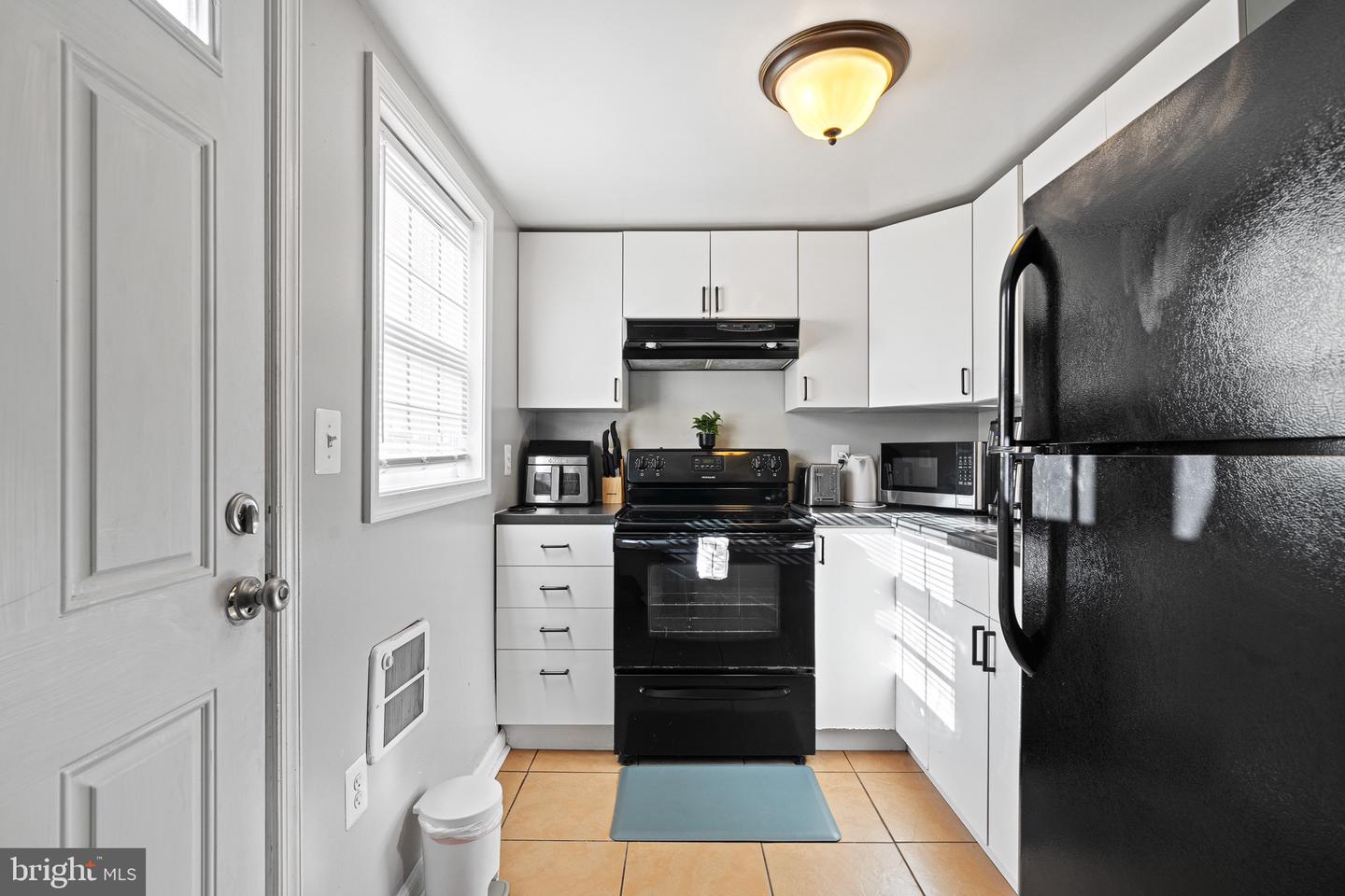 28 T ST NW, WASHINGTON, District Of Columbia 20001, 10 Bedrooms Bedrooms, ,3 BathroomsBathrooms,Residential,For sale,28 T ST NW,DCDC2236130 MLS # DCDC2236130