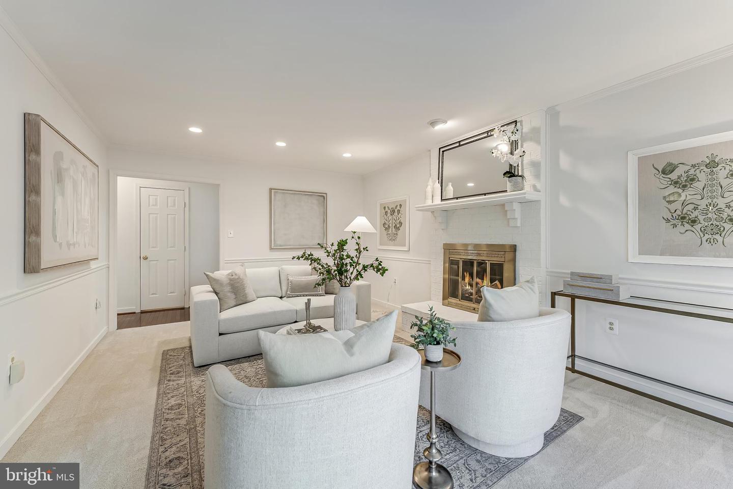 10332 DUNN MEADOW RD, VIENNA, Virginia 22182, 4 Bedrooms Bedrooms, ,2 BathroomsBathrooms,Residential,For sale,10332 DUNN MEADOW RD,VAFX2283370 MLS # VAFX2283370