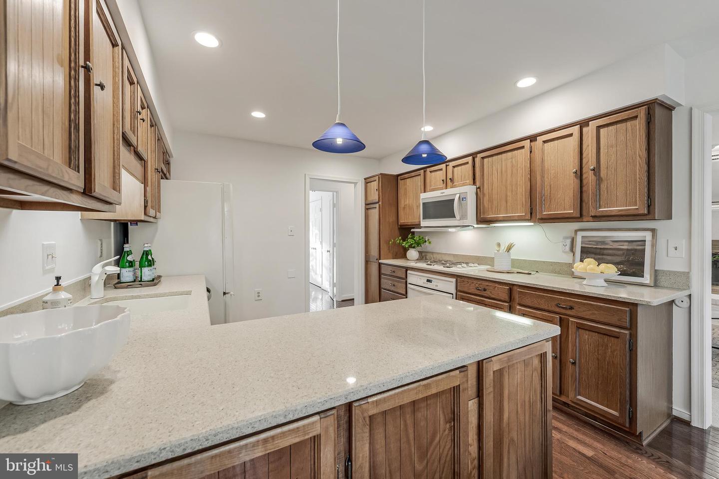 10332 DUNN MEADOW RD, VIENNA, Virginia 22182, 4 Bedrooms Bedrooms, ,2 BathroomsBathrooms,Residential,For sale,10332 DUNN MEADOW RD,VAFX2283370 MLS # VAFX2283370