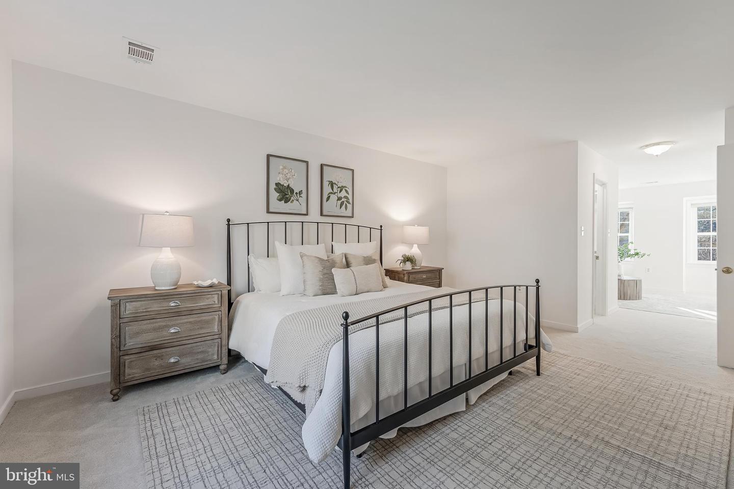 10332 DUNN MEADOW RD, VIENNA, Virginia 22182, 4 Bedrooms Bedrooms, ,2 BathroomsBathrooms,Residential,For sale,10332 DUNN MEADOW RD,VAFX2283370 MLS # VAFX2283370