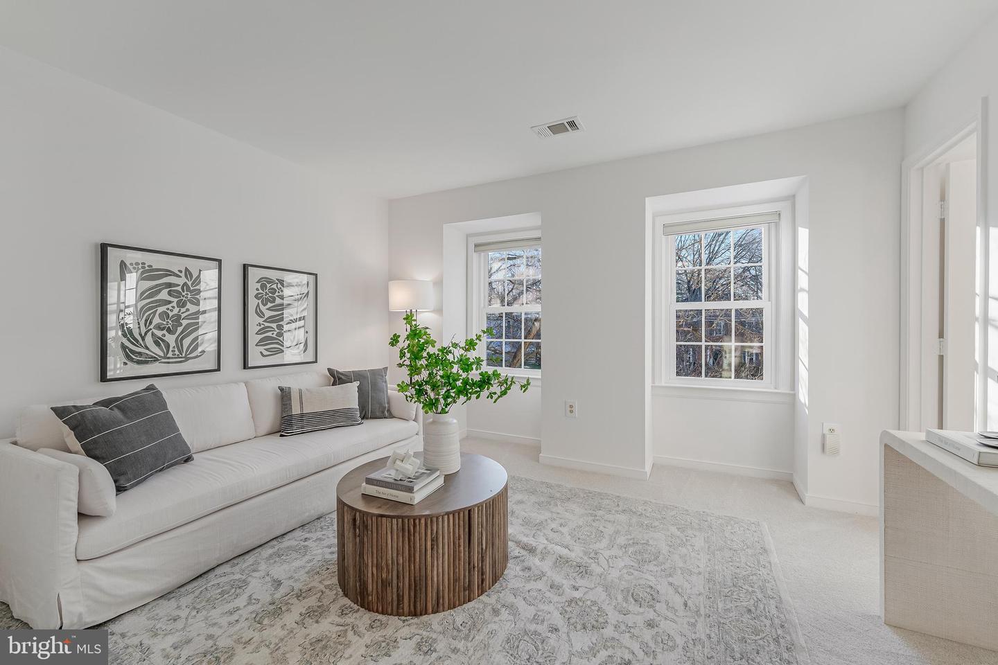 10332 DUNN MEADOW RD, VIENNA, Virginia 22182, 4 Bedrooms Bedrooms, ,2 BathroomsBathrooms,Residential,For sale,10332 DUNN MEADOW RD,VAFX2283370 MLS # VAFX2283370