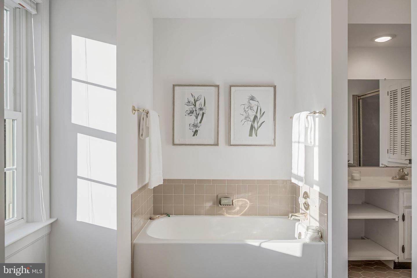 10332 DUNN MEADOW RD, VIENNA, Virginia 22182, 4 Bedrooms Bedrooms, ,2 BathroomsBathrooms,Residential,For sale,10332 DUNN MEADOW RD,VAFX2283370 MLS # VAFX2283370