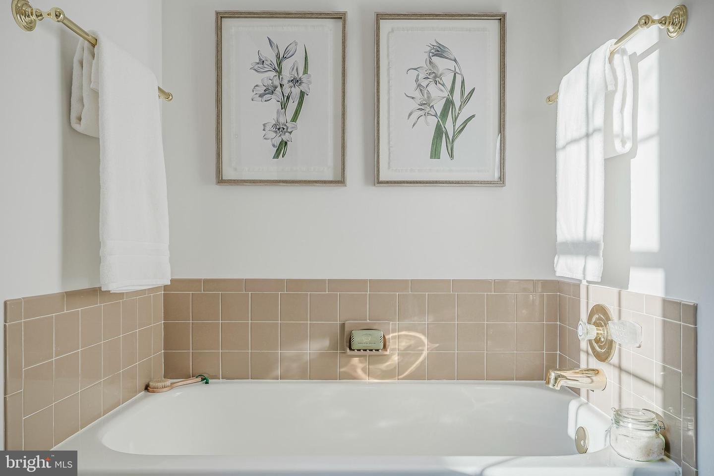 10332 DUNN MEADOW RD, VIENNA, Virginia 22182, 4 Bedrooms Bedrooms, ,2 BathroomsBathrooms,Residential,For sale,10332 DUNN MEADOW RD,VAFX2283370 MLS # VAFX2283370