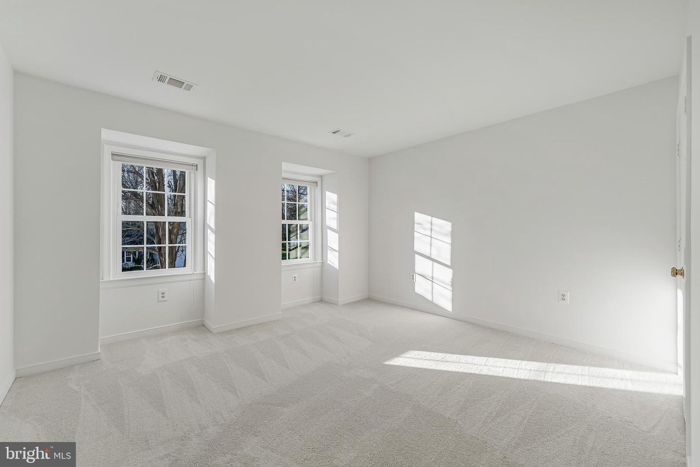 10332 DUNN MEADOW RD, VIENNA, Virginia 22182, 4 Bedrooms Bedrooms, ,2 BathroomsBathrooms,Residential,For sale,10332 DUNN MEADOW RD,VAFX2283370 MLS # VAFX2283370