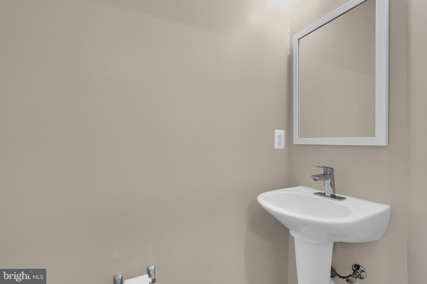 2663 MANHATTAN PL #01/109, VIENNA, Virginia 22180, 2 Bedrooms Bedrooms, ,2 BathroomsBathrooms,Residential,For sale,2663 MANHATTAN PL #01/109,VAFX2283554 MLS # VAFX2283554