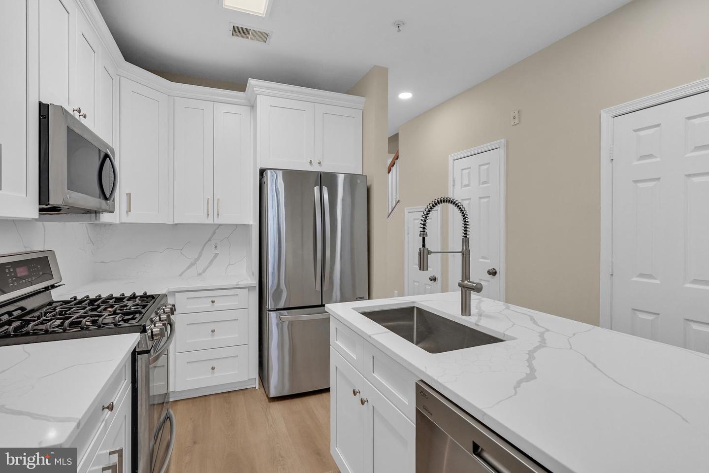 2663 MANHATTAN PL #01/109, VIENNA, Virginia 22180, 2 Bedrooms Bedrooms, ,2 BathroomsBathrooms,Residential,For sale,2663 MANHATTAN PL #01/109,VAFX2283554 MLS # VAFX2283554