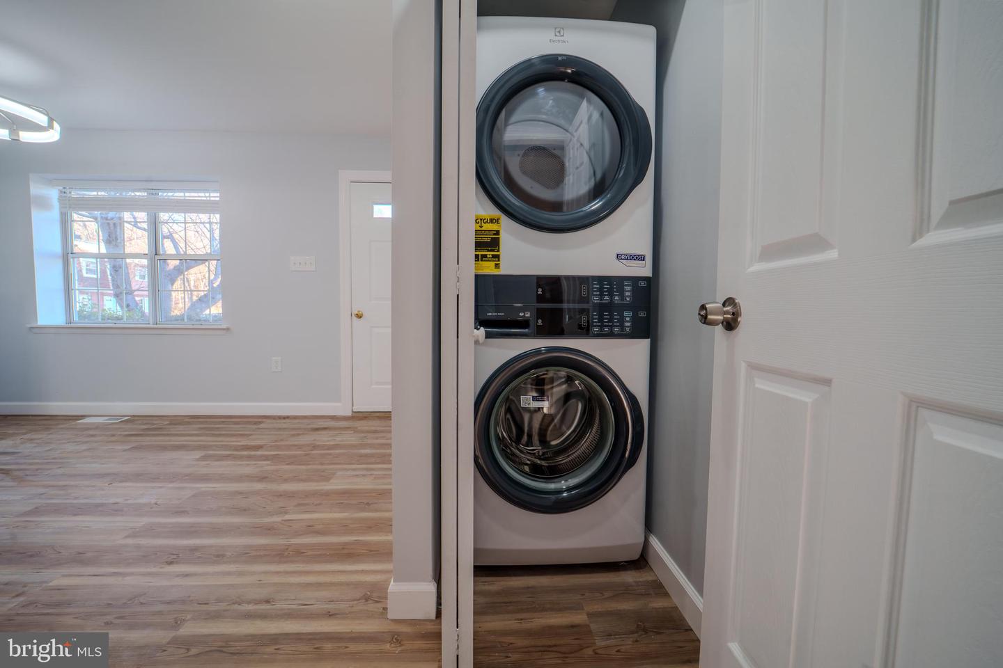 4415 ENSBROOK LN, WOODBRIDGE, Virginia 22193, 3 Bedrooms Bedrooms, ,3 BathroomsBathrooms,Residential,For sale,4415 ENSBROOK LN,VAPW2109570 MLS # VAPW2109570