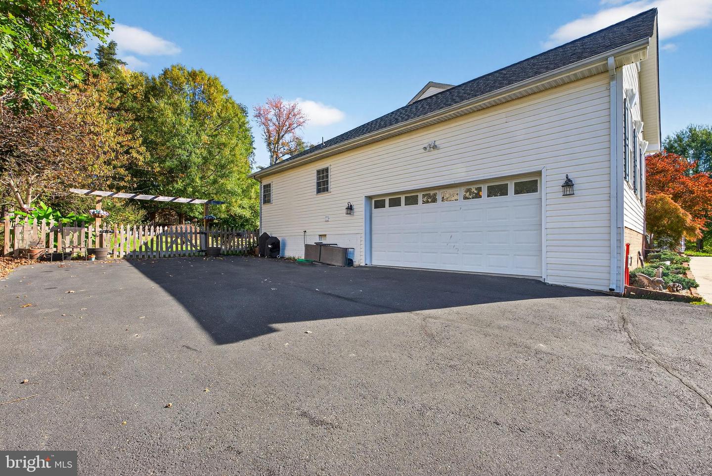 15 FELDSPAR WAY, FREDERICKSBURG, Virginia 22405, 5 Bedrooms Bedrooms, 18 Rooms Rooms,3 BathroomsBathrooms,Residential,For sale,15 FELDSPAR WAY,VAST2044890 MLS # VAST2044890