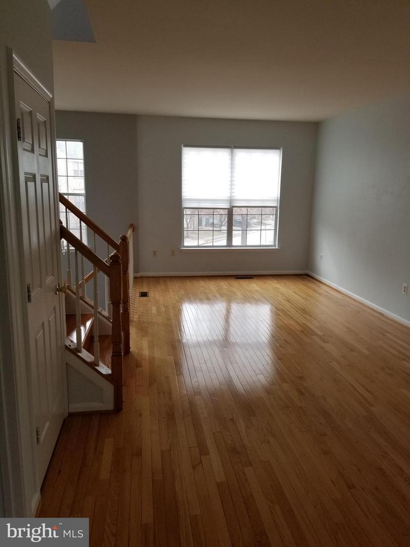 14200 BEDDINGFIELD WAY, CENTREVILLE, Virginia 20121, 3 Bedrooms Bedrooms, ,2 BathroomsBathrooms,Residential,For sale,14200 BEDDINGFIELD WAY,VAFX2283482 MLS # VAFX2283482 14200 BEDDINGFIELD WAY, CENTREVILLE, Virginia 20121, 3 Bedrooms Bedrooms, ,2 BathroomsBathrooms,Residential,For sale,14200 BEDDINGFIELD WAY,VAFX2283482 MLS # VAFX2283482