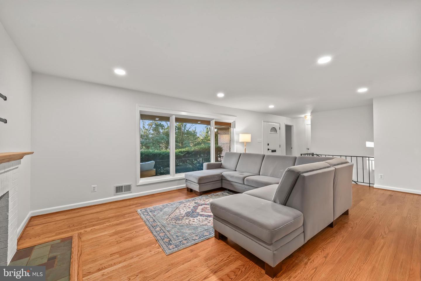 2320 WINDSOR RD, ALEXANDRIA, Virginia 22307, 3 Bedrooms Bedrooms, ,2 BathroomsBathrooms,Residential,For sale,2320 WINDSOR RD,VAFX2283508 MLS # VAFX2283508 2320 WINDSOR RD, ALEXANDRIA, Virginia 22307, 3 Bedrooms Bedrooms, ,2 BathroomsBathrooms,Residential,For sale,2320 WINDSOR RD,VAFX2283508 MLS # VAFX2283508