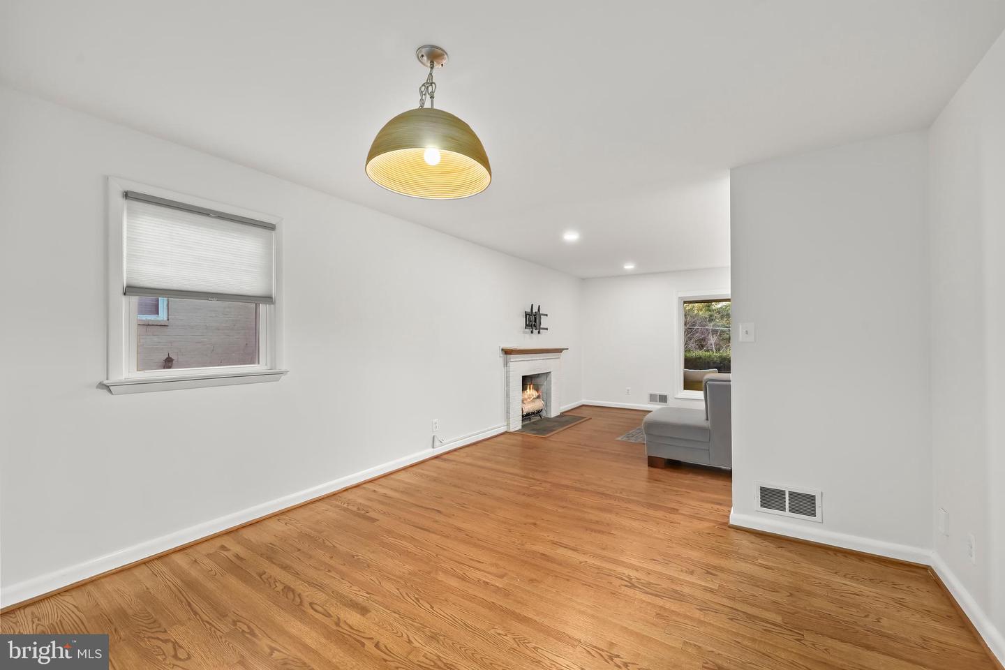 2320 WINDSOR RD, ALEXANDRIA, Virginia 22307, 3 Bedrooms Bedrooms, ,2 BathroomsBathrooms,Residential,For sale,2320 WINDSOR RD,VAFX2283508 MLS # VAFX2283508 2320 WINDSOR RD, ALEXANDRIA, Virginia 22307, 3 Bedrooms Bedrooms, ,2 BathroomsBathrooms,Residential,For sale,2320 WINDSOR RD,VAFX2283508 MLS # VAFX2283508