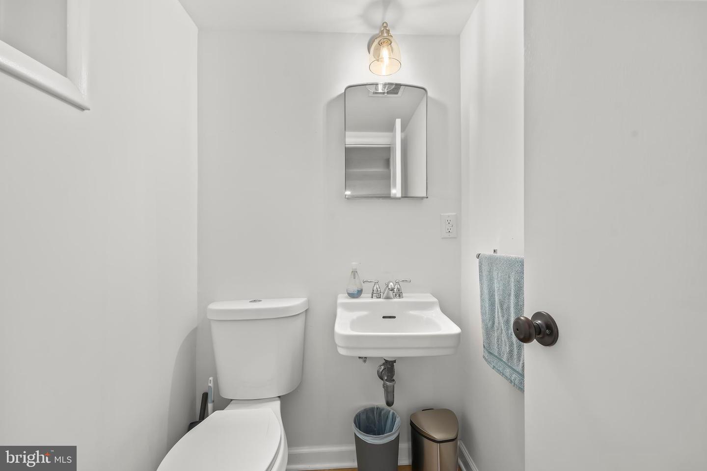 2320 WINDSOR RD, ALEXANDRIA, Virginia 22307, 3 Bedrooms Bedrooms, ,2 BathroomsBathrooms,Residential,For sale,2320 WINDSOR RD,VAFX2283508 MLS # VAFX2283508 2320 WINDSOR RD, ALEXANDRIA, Virginia 22307, 3 Bedrooms Bedrooms, ,2 BathroomsBathrooms,Residential,For sale,2320 WINDSOR RD,VAFX2283508 MLS # VAFX2283508