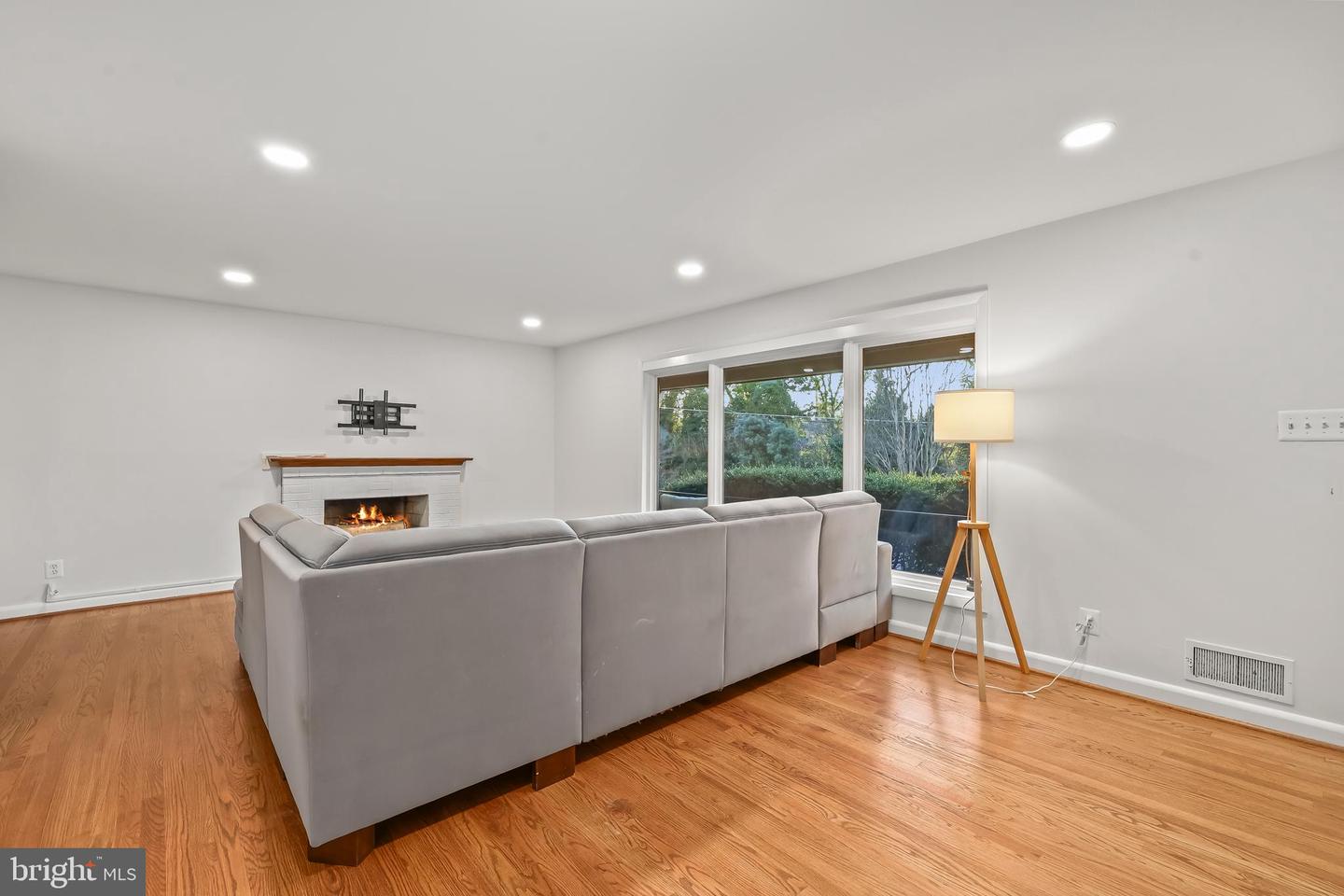 2320 WINDSOR RD, ALEXANDRIA, Virginia 22307, 3 Bedrooms Bedrooms, ,2 BathroomsBathrooms,Residential,For sale,2320 WINDSOR RD,VAFX2283508 MLS # VAFX2283508 2320 WINDSOR RD, ALEXANDRIA, Virginia 22307, 3 Bedrooms Bedrooms, ,2 BathroomsBathrooms,Residential,For sale,2320 WINDSOR RD,VAFX2283508 MLS # VAFX2283508