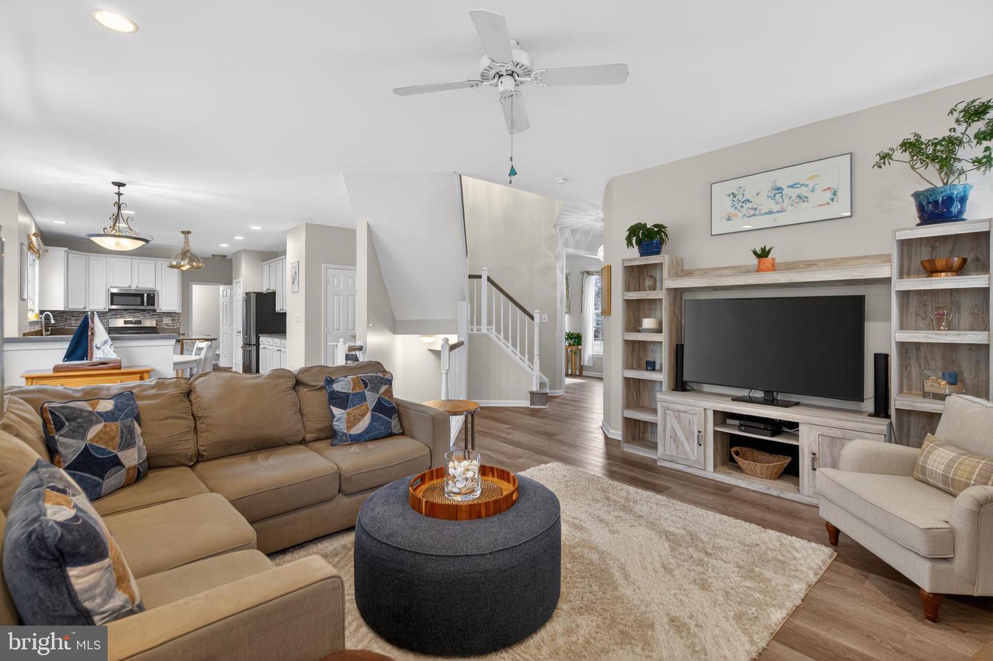 6403 GUARD MOUNT CT, CENTREVILLE, Virginia 20121, 4 Bedrooms Bedrooms, 7 Rooms Rooms,2 BathroomsBathrooms,Residential,For sale,6403 GUARD MOUNT CT,VAFX2283510 MLS # VAFX2283510 6403 GUARD MOUNT CT, CENTREVILLE, Virginia 20121, 4 Bedrooms Bedrooms, 7 Rooms Rooms,2 BathroomsBathrooms,Residential,For sale,6403 GUARD MOUNT CT,VAFX2283510 MLS # VAFX2283510