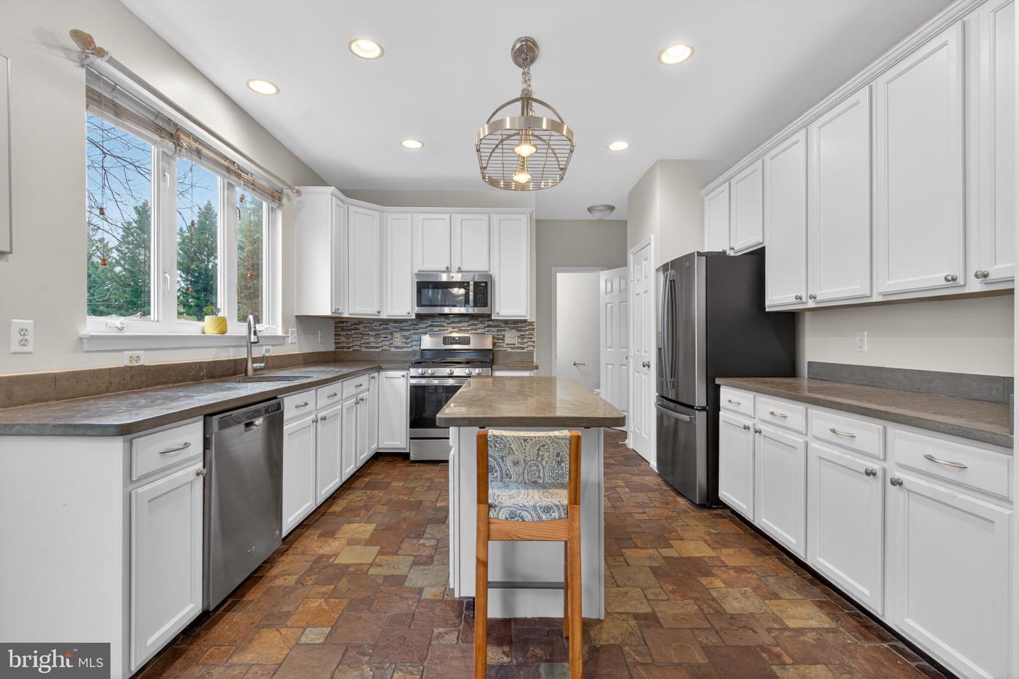 6403 GUARD MOUNT CT, CENTREVILLE, Virginia 20121, 4 Bedrooms Bedrooms, 7 Rooms Rooms,2 BathroomsBathrooms,Residential,For sale,6403 GUARD MOUNT CT,VAFX2283510 MLS # VAFX2283510 6403 GUARD MOUNT CT, CENTREVILLE, Virginia 20121, 4 Bedrooms Bedrooms, 7 Rooms Rooms,2 BathroomsBathrooms,Residential,For sale,6403 GUARD MOUNT CT,VAFX2283510 MLS # VAFX2283510