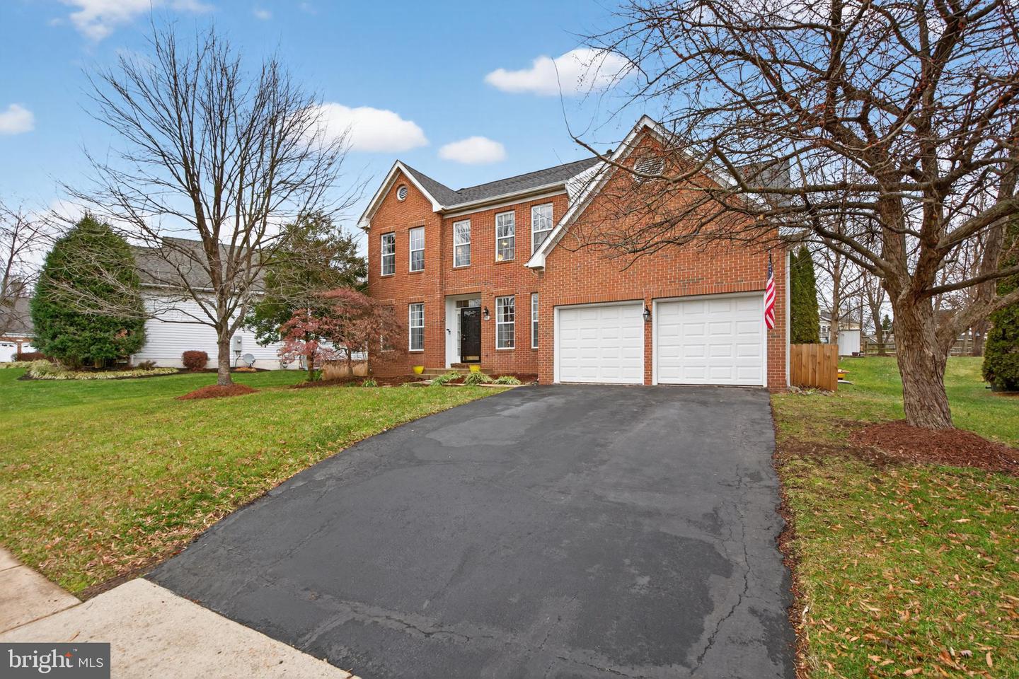 6403 GUARD MOUNT CT, CENTREVILLE, Virginia 20121, 4 Bedrooms Bedrooms, 7 Rooms Rooms,2 BathroomsBathrooms,Residential,For sale,6403 GUARD MOUNT CT,VAFX2283510 MLS # VAFX2283510 6403 GUARD MOUNT CT, CENTREVILLE, Virginia 20121, 4 Bedrooms Bedrooms, 7 Rooms Rooms,2 BathroomsBathrooms,Residential,For sale,6403 GUARD MOUNT CT,VAFX2283510 MLS # VAFX2283510