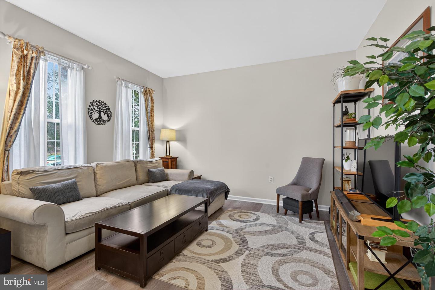 6403 GUARD MOUNT CT, CENTREVILLE, Virginia 20121, 4 Bedrooms Bedrooms, 7 Rooms Rooms,2 BathroomsBathrooms,Residential,For sale,6403 GUARD MOUNT CT,VAFX2283510 MLS # VAFX2283510 6403 GUARD MOUNT CT, CENTREVILLE, Virginia 20121, 4 Bedrooms Bedrooms, 7 Rooms Rooms,2 BathroomsBathrooms,Residential,For sale,6403 GUARD MOUNT CT,VAFX2283510 MLS # VAFX2283510