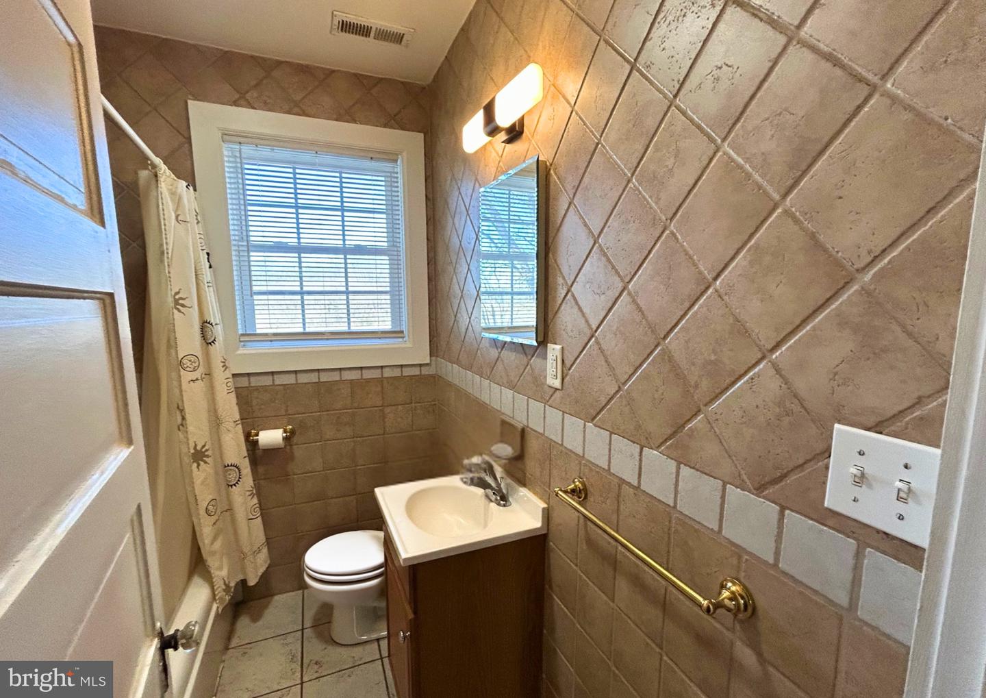 383 LAKE RD, LOTTSBURG, Virginia 22511, 2 Bedrooms Bedrooms, 3 Rooms Rooms,1 BathroomBathrooms,Residential,For sale,383 LAKE RD,VANV2001842 MLS # VANV2001842