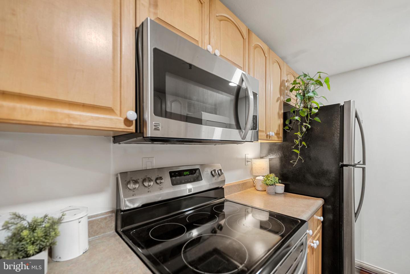 5911 EDSALL RD #805, ALEXANDRIA, Virginia 22304, 2 Bedrooms Bedrooms, ,2 BathroomsBathrooms,Residential,For sale,5911 EDSALL RD #805,VAAX2052742 MLS # VAAX2052742