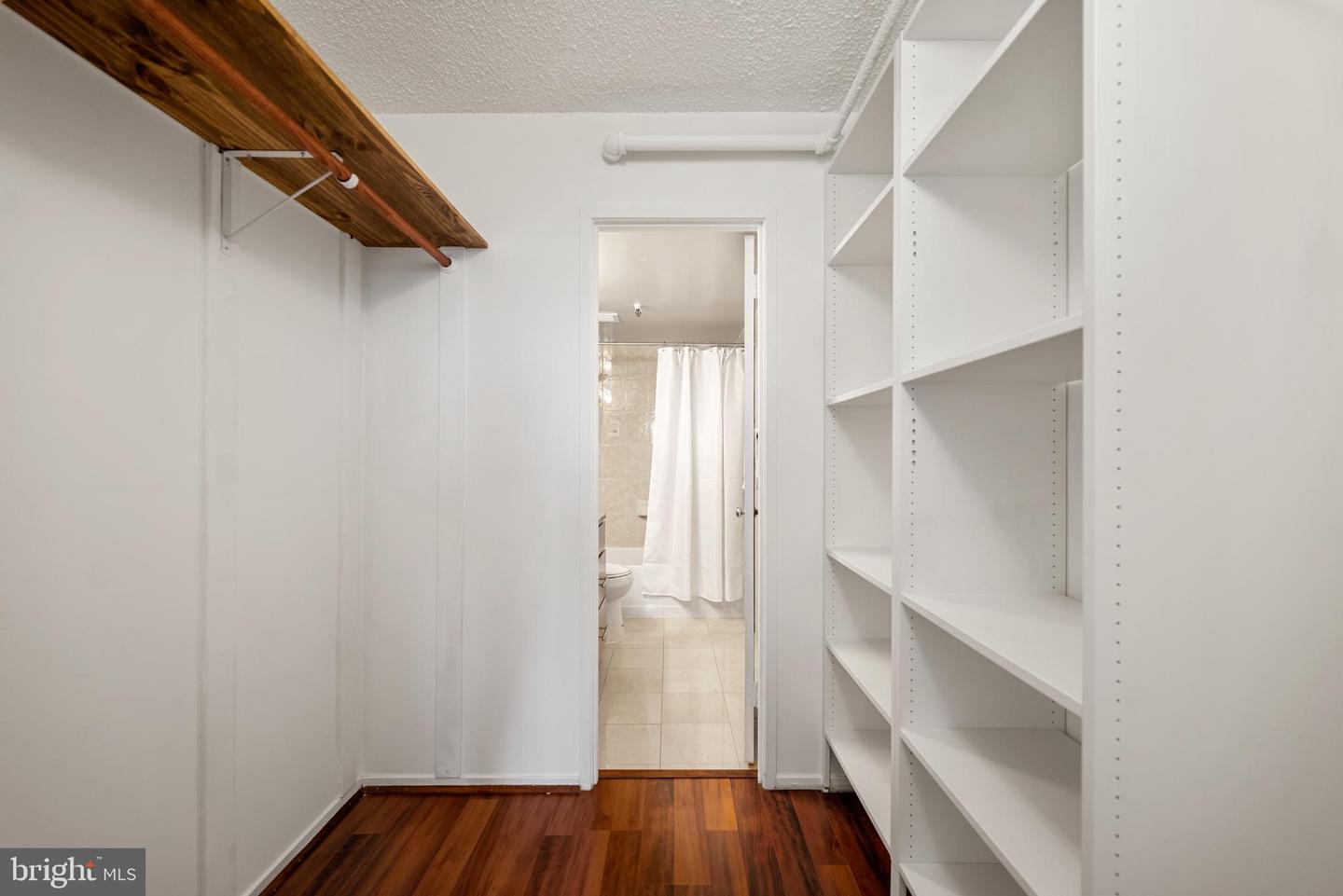 5911 EDSALL RD #805, ALEXANDRIA, Virginia 22304, 2 Bedrooms Bedrooms, ,2 BathroomsBathrooms,Residential,For sale,5911 EDSALL RD #805,VAAX2052742 MLS # VAAX2052742