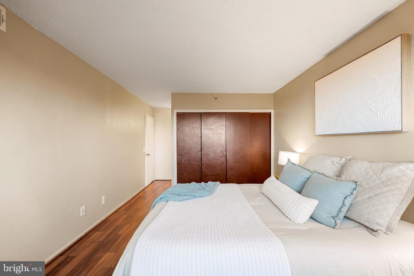 5911 EDSALL RD #805, ALEXANDRIA, Virginia 22304, 2 Bedrooms Bedrooms, ,2 BathroomsBathrooms,Residential,For sale,5911 EDSALL RD #805,VAAX2052742 MLS # VAAX2052742