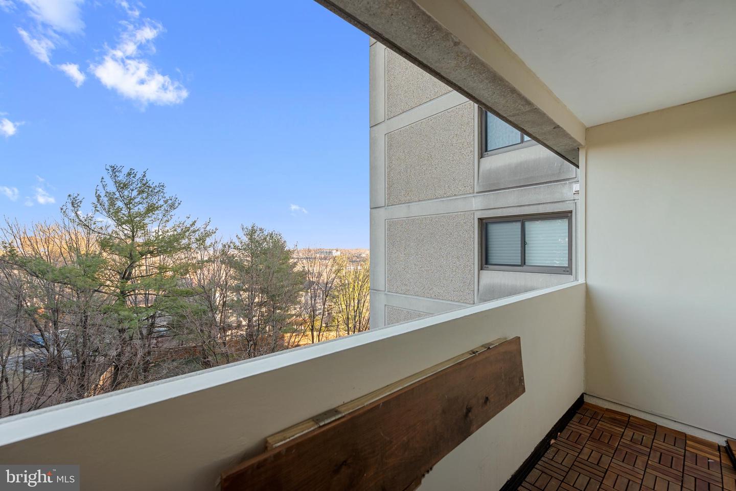 5911 EDSALL RD #805, ALEXANDRIA, Virginia 22304, 2 Bedrooms Bedrooms, ,2 BathroomsBathrooms,Residential,For sale,5911 EDSALL RD #805,VAAX2052742 MLS # VAAX2052742