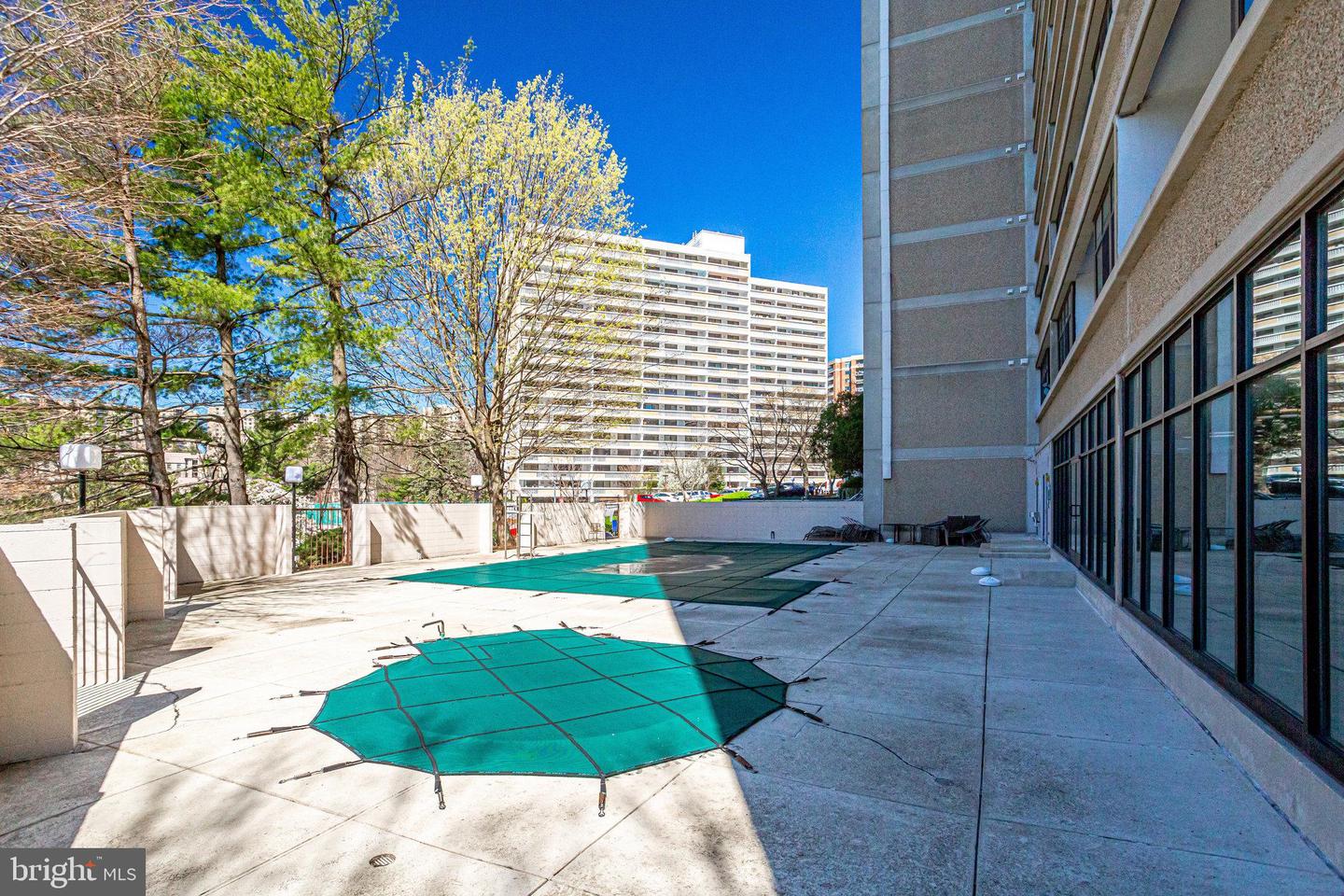 5911 EDSALL RD #805, ALEXANDRIA, Virginia 22304, 2 Bedrooms Bedrooms, ,2 BathroomsBathrooms,Residential,For sale,5911 EDSALL RD #805,VAAX2052742 MLS # VAAX2052742