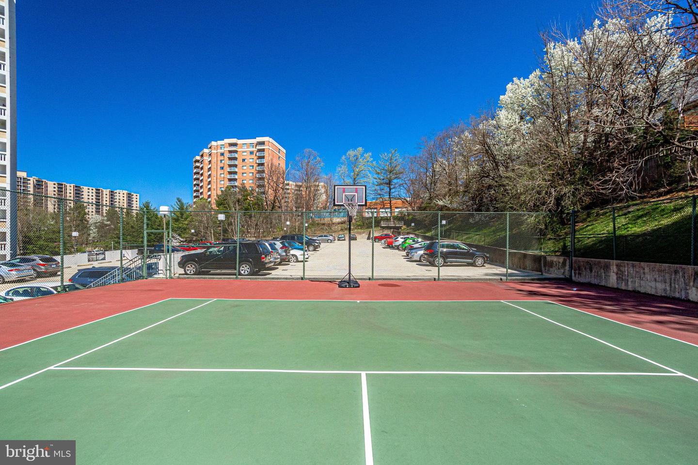 5911 EDSALL RD #805, ALEXANDRIA, Virginia 22304, 2 Bedrooms Bedrooms, ,2 BathroomsBathrooms,Residential,For sale,5911 EDSALL RD #805,VAAX2052742 MLS # VAAX2052742