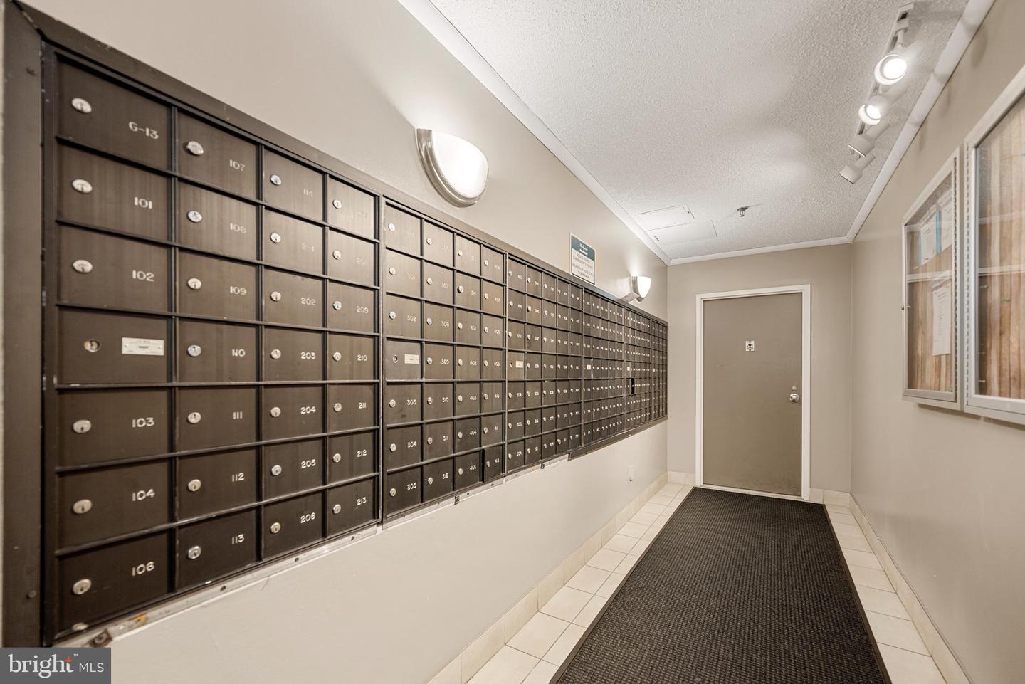 5911 EDSALL RD #805, ALEXANDRIA, Virginia 22304, 2 Bedrooms Bedrooms, ,2 BathroomsBathrooms,Residential,For sale,5911 EDSALL RD #805,VAAX2052742 MLS # VAAX2052742