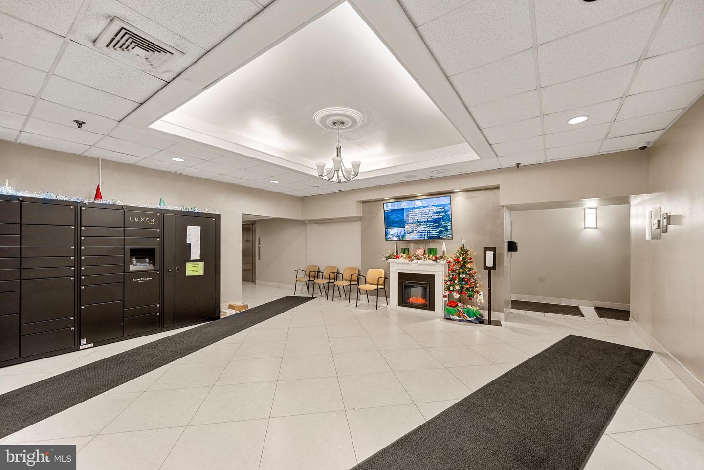 5911 EDSALL RD #805, ALEXANDRIA, Virginia 22304, 2 Bedrooms Bedrooms, ,2 BathroomsBathrooms,Residential,For sale,5911 EDSALL RD #805,VAAX2052742 MLS # VAAX2052742