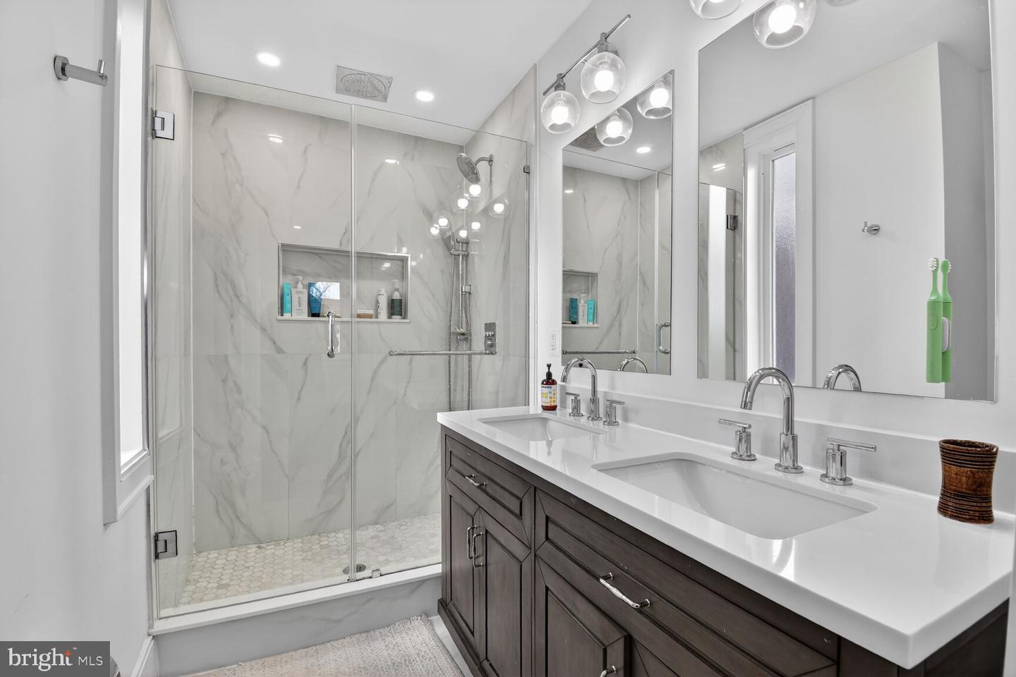 3317 16TH ST NW #4, WASHINGTON, District Of Columbia 20010, 2 Bedrooms Bedrooms, ,2 BathroomsBathrooms,Residential,For sale,3317 16TH ST NW #4,DCDC2239170 MLS # DCDC2239170