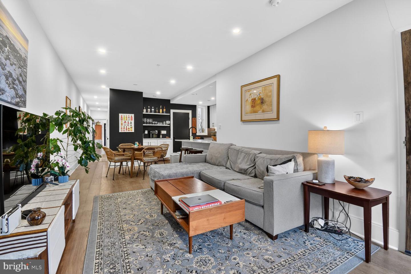 3317 16TH ST NW #4, WASHINGTON, District Of Columbia 20010, 2 Bedrooms Bedrooms, ,2 BathroomsBathrooms,Residential,For sale,3317 16TH ST NW #4,DCDC2239170 MLS # DCDC2239170