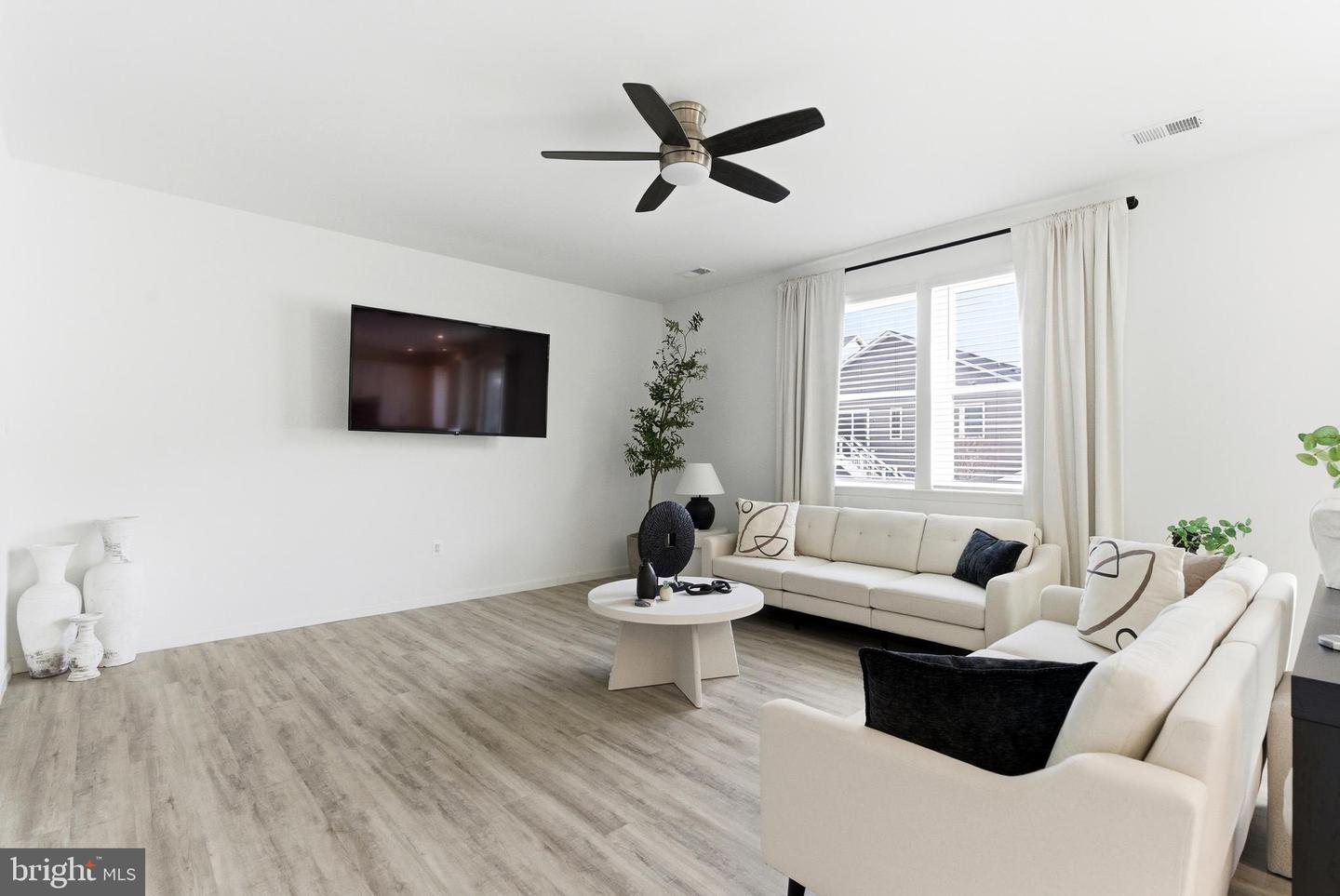 121 RAVEN OAKS DRIVE, WINCHESTER, Virginia 22602, 4 Bedrooms Bedrooms, ,2 BathroomsBathrooms,Residential,For sale,121 RAVEN OAKS DRIVE,VAFV2038624 MLS # VAFV2038624 121 RAVEN OAKS DRIVE, WINCHESTER, Virginia 22602, 4 Bedrooms Bedrooms, ,2 BathroomsBathrooms,Residential,For sale,121 RAVEN OAKS DRIVE,VAFV2038624 MLS # VAFV2038624