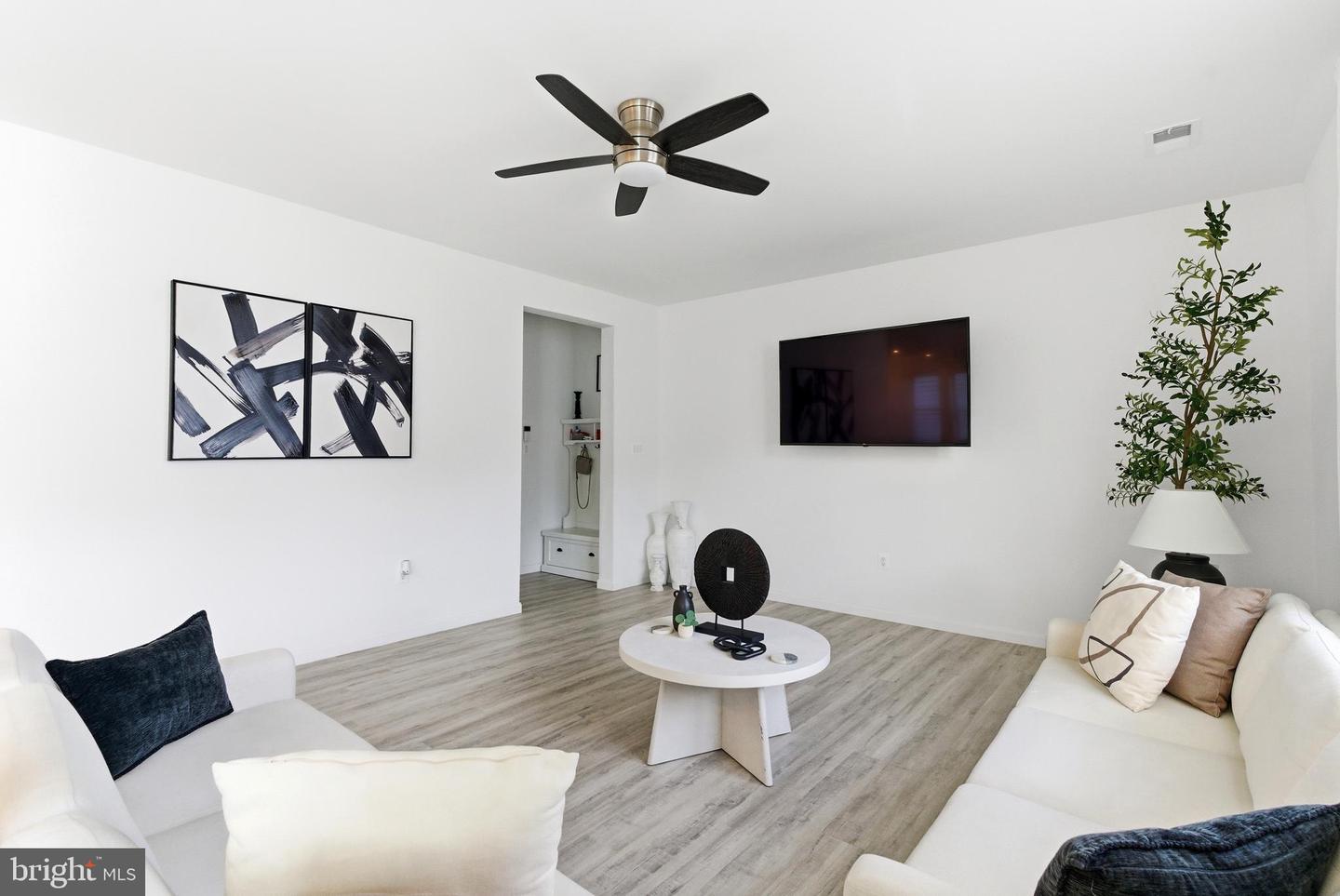 121 RAVEN OAKS DRIVE, WINCHESTER, Virginia 22602, 4 Bedrooms Bedrooms, ,2 BathroomsBathrooms,Residential,For sale,121 RAVEN OAKS DRIVE,VAFV2038624 MLS # VAFV2038624 121 RAVEN OAKS DRIVE, WINCHESTER, Virginia 22602, 4 Bedrooms Bedrooms, ,2 BathroomsBathrooms,Residential,For sale,121 RAVEN OAKS DRIVE,VAFV2038624 MLS # VAFV2038624