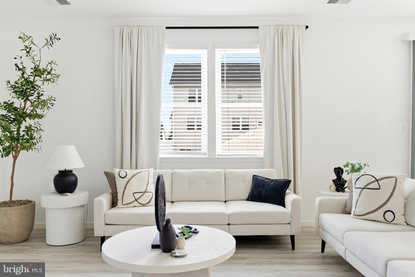 121 RAVEN OAKS DRIVE, WINCHESTER, Virginia 22602, 4 Bedrooms Bedrooms, ,2 BathroomsBathrooms,Residential,For sale,121 RAVEN OAKS DRIVE,VAFV2038624 MLS # VAFV2038624 121 RAVEN OAKS DRIVE, WINCHESTER, Virginia 22602, 4 Bedrooms Bedrooms, ,2 BathroomsBathrooms,Residential,For sale,121 RAVEN OAKS DRIVE,VAFV2038624 MLS # VAFV2038624