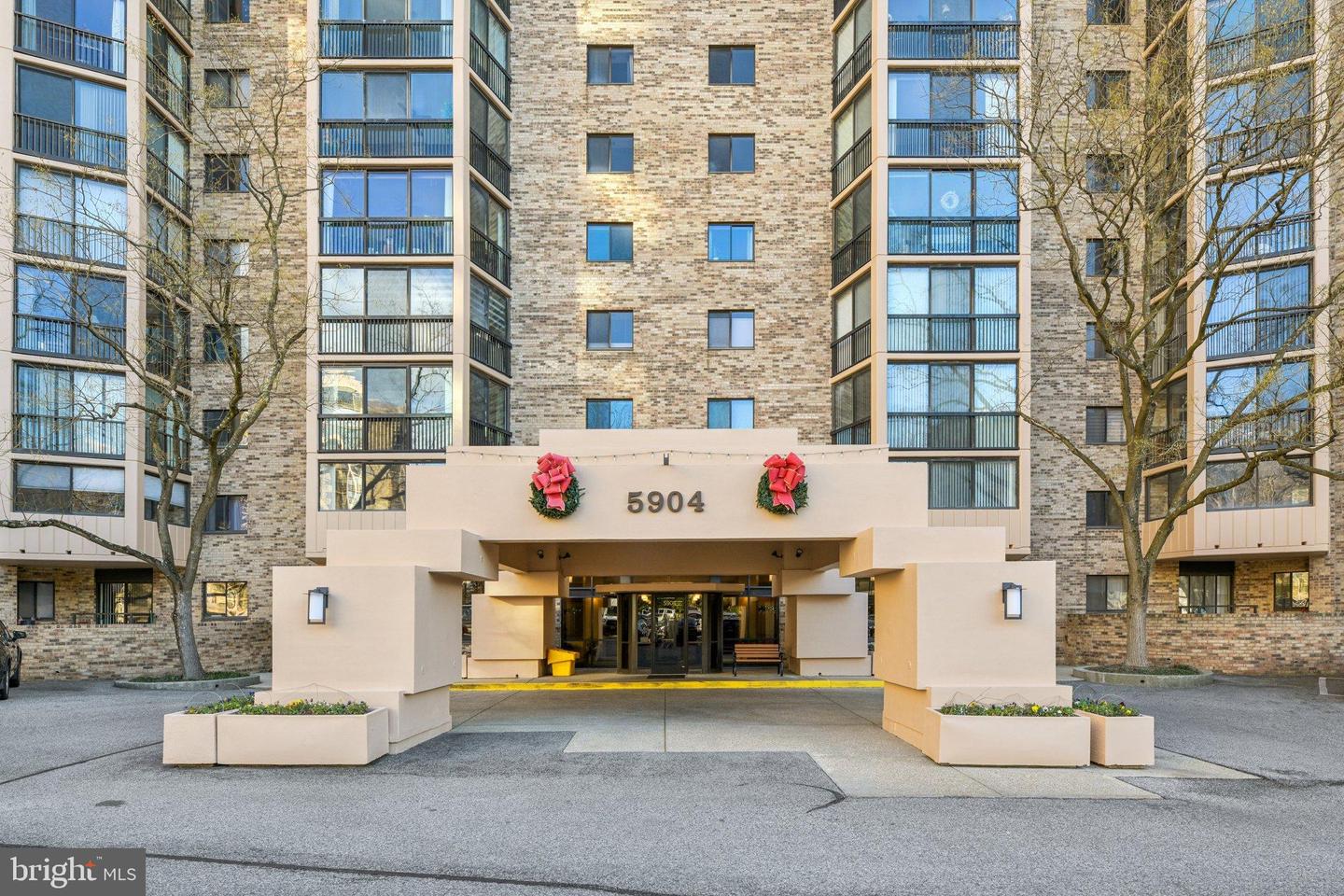 5904 MOUNT EAGLE DR #1615, ALEXANDRIA, Virginia 22303, 2 Bedrooms Bedrooms, 8 Rooms Rooms,2 BathroomsBathrooms,Residential,For sale,5904 MOUNT EAGLE DR #1615,VAFX2283386 MLS # VAFX2283386