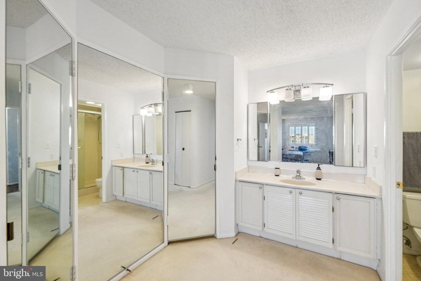 5904 MOUNT EAGLE DR #1615, ALEXANDRIA, Virginia 22303, 2 Bedrooms Bedrooms, 8 Rooms Rooms,2 BathroomsBathrooms,Residential,For sale,5904 MOUNT EAGLE DR #1615,VAFX2283386 MLS # VAFX2283386