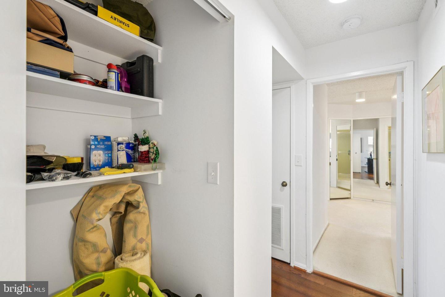 5904 MOUNT EAGLE DR #1615, ALEXANDRIA, Virginia 22303, 2 Bedrooms Bedrooms, 8 Rooms Rooms,2 BathroomsBathrooms,Residential,For sale,5904 MOUNT EAGLE DR #1615,VAFX2283386 MLS # VAFX2283386