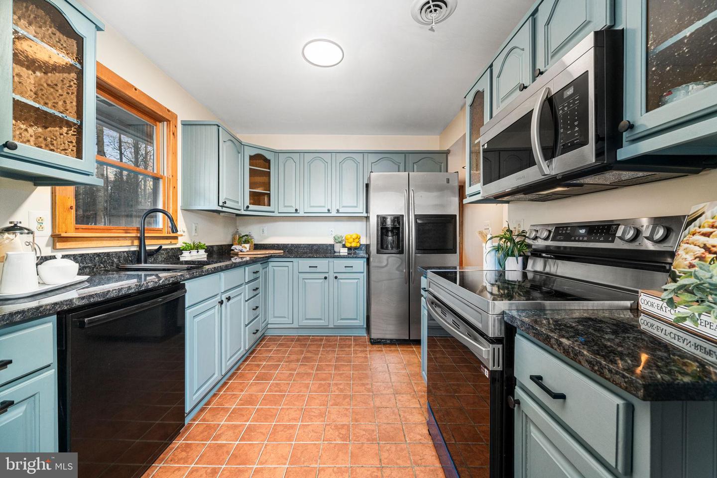 3840 MOUNT ATLAS LN, HAYMARKET, Virginia 20169, 3 Bedrooms Bedrooms, 12 Rooms Rooms,3 BathroomsBathrooms,Residential,For sale,3840 MOUNT ATLAS LN,VAPW2109796 MLS # VAPW2109796