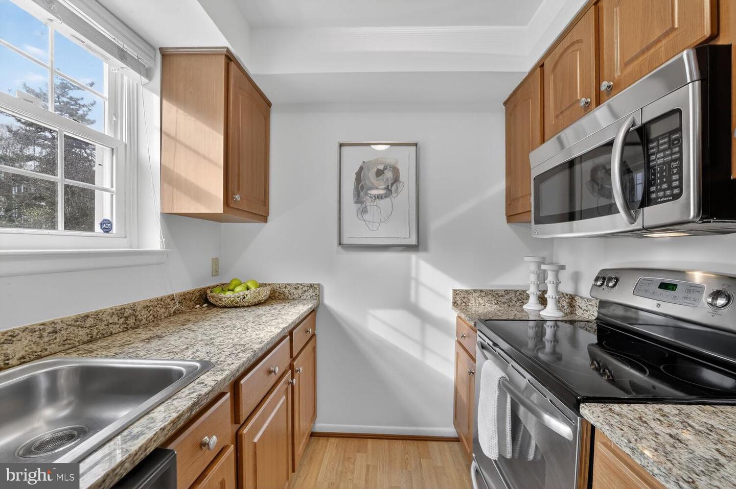 4617-B 28TH RD S #B, ARLINGTON, Virginia 22206, 2 Bedrooms Bedrooms, ,1 BathroomBathrooms,Residential,For sale,4617-B 28TH RD S #B,VAAR2067248 MLS # VAAR2067248