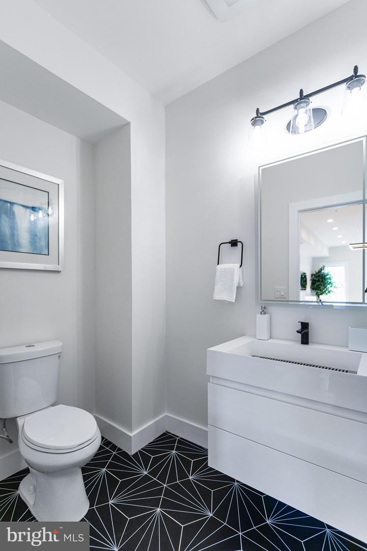 1118 NEAL ST NE #PH 2, WASHINGTON, District Of Columbia 20002, 4 Bedrooms Bedrooms, ,3 BathroomsBathrooms,Residential,For sale,1118 NEAL ST NE #PH 2,DCDC2239268 MLS # DCDC2239268 1118 NEAL ST NE #PH 2, WASHINGTON, District Of Columbia 20002, 4 Bedrooms Bedrooms, ,3 BathroomsBathrooms,Residential,For sale,1118 NEAL ST NE #PH 2,DCDC2239268 MLS # DCDC2239268