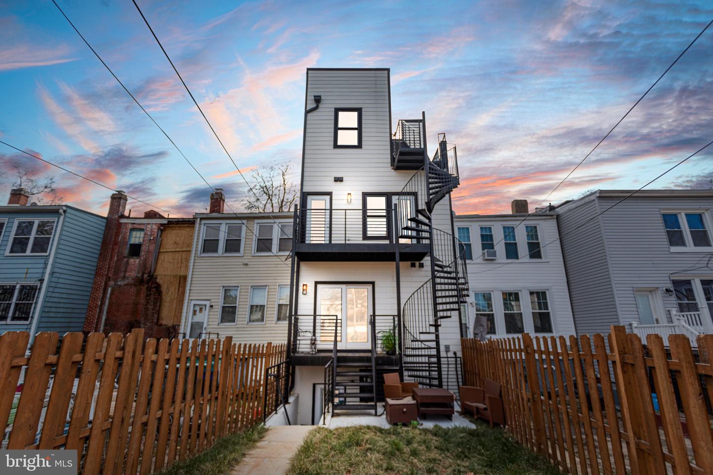 1118 NEAL ST NE #PH 2, WASHINGTON, District Of Columbia 20002, 4 Bedrooms Bedrooms, ,3 BathroomsBathrooms,Residential,For sale,1118 NEAL ST NE #PH 2,DCDC2239268 MLS # DCDC2239268 1118 NEAL ST NE #PH 2, WASHINGTON, District Of Columbia 20002, 4 Bedrooms Bedrooms, ,3 BathroomsBathrooms,Residential,For sale,1118 NEAL ST NE #PH 2,DCDC2239268 MLS # DCDC2239268