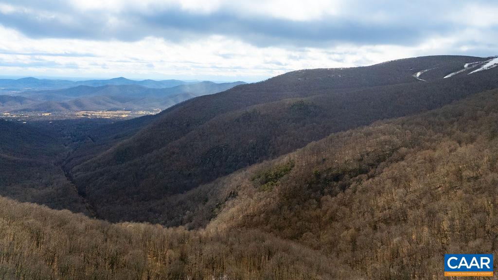 2224 LAUREL SPRINGS DR, WINTERGREEN, Virginia 22967, 4 Bedrooms Bedrooms, ,3 BathroomsBathrooms,Residential,For sale,2224 LAUREL SPRINGS DR,672118 MLS # 672118