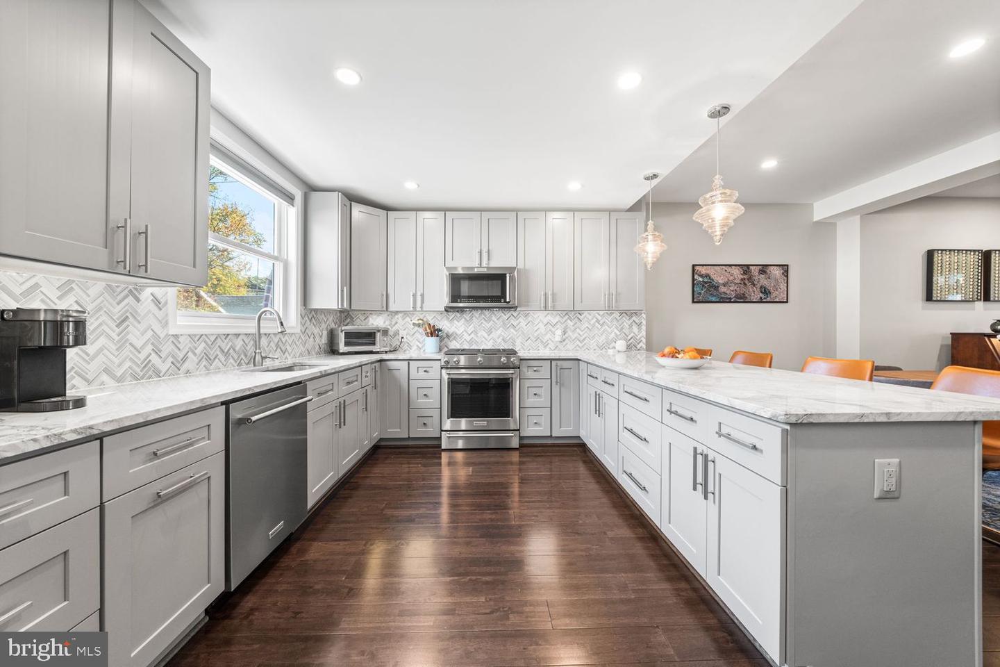 4529 NEW HAMPSHIRE AVE NW, WASHINGTON, District Of Columbia 20011, 4 Bedrooms Bedrooms, ,3 BathroomsBathrooms,Residential,For sale,4529 NEW HAMPSHIRE AVE NW,DCDC2239360 MLS # DCDC2239360